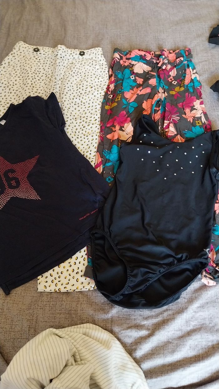 Lot de 22 vêtements fille  8 ans - photo numéro 6