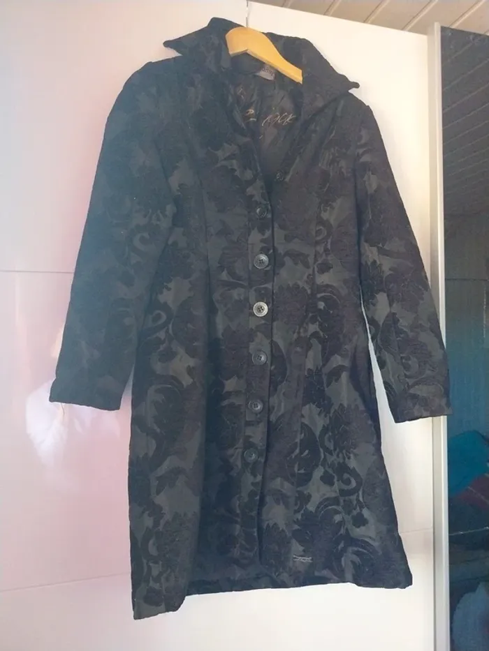 Magnifique Manteau taille 40 desigual
