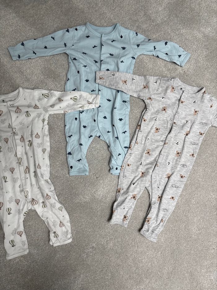 Pyjama 6 mois - photo numéro 2