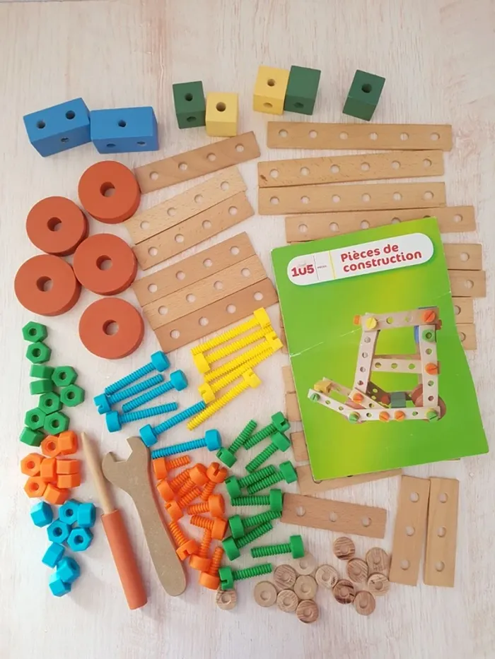 Jeu de construction à visser en bois - photo numéro 2
