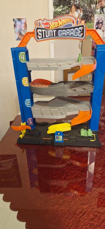 garage hot wheels