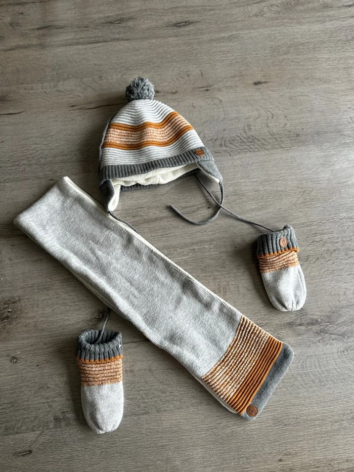 Ensemble bonnet écharpe et moufles okaidi