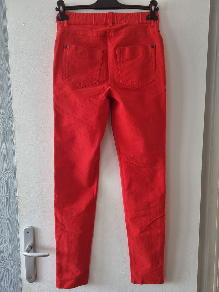 Pantalon rouge - photo numéro 2