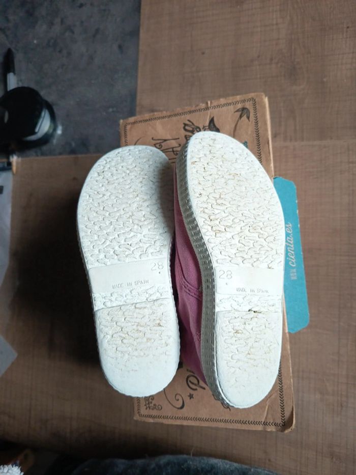 Chaussures lucine en taille 28 - photo numéro 3