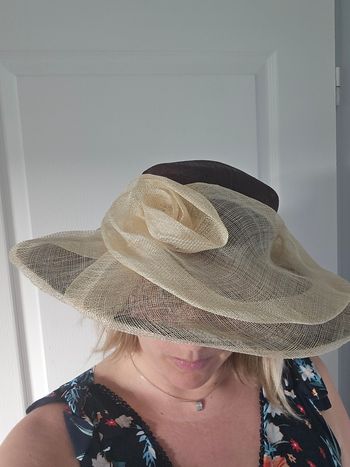 Chapeau de cérémonie