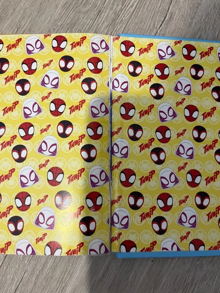 Livre spidey - photo numéro 4