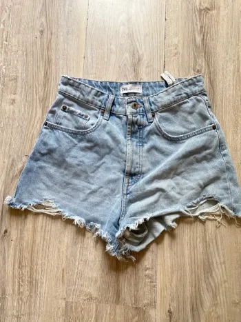 Short en jean Zara bleu taille xs 34
