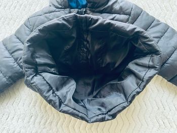 Doudoune matelassée KIABI, avec capuche intégrée. 18 mois