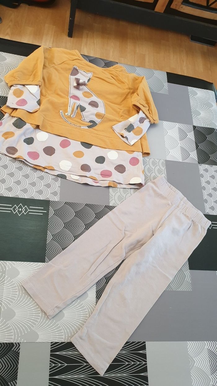Ensemble vertbaudet taille 24mois très bonne état - photo numéro 2