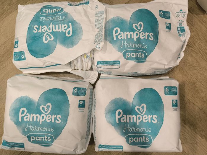 Lot de 104 pants Pampers harmonie taille 6