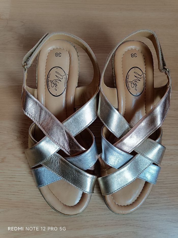 Ballerines cuir ouvertes " Atelier Mégis" p.38 - photo numéro 2