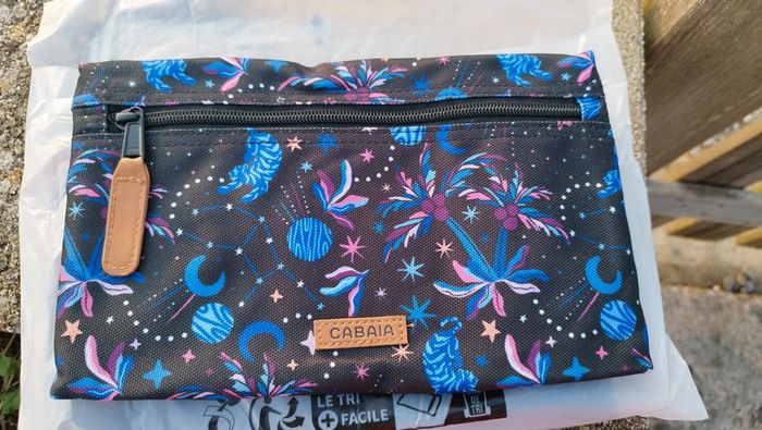 Pochette avant Cabaia édition limitée Saturne - photo numéro 5