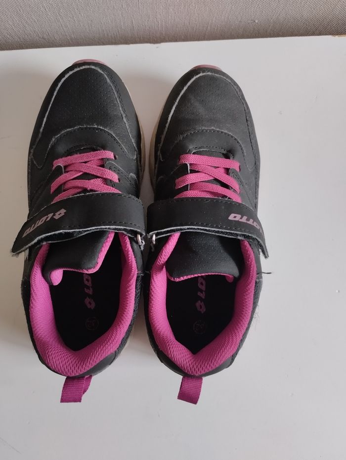 Baskets Lotto pointure 32 - photo numéro 4