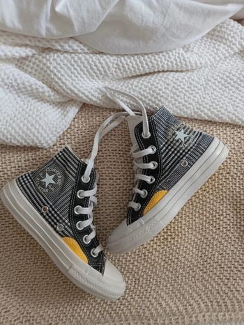 Jolie paire de Converse montantes pointure 29