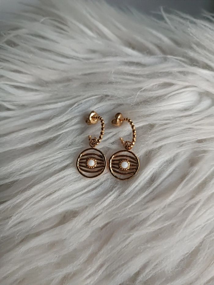 Boucles d'oreilles dorées en acier inoxydable pierre Agathe blanche Ikita Neuf