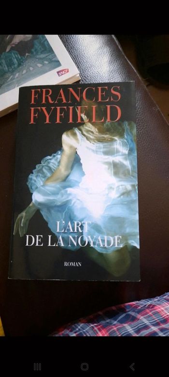 Livre roman bataille familiale meurtrière