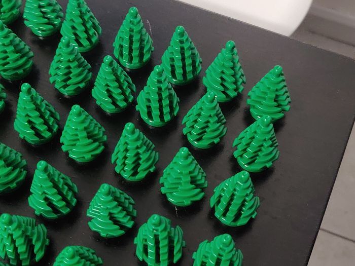 49 sapins verts Lego - parfait état - vrai Lego - photo numéro 4