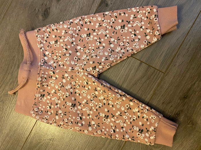 Lot jogging 3-6 mois - photo numéro 4