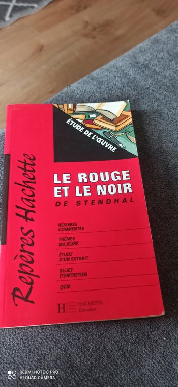Livre le rouge et le noir de Stendhal