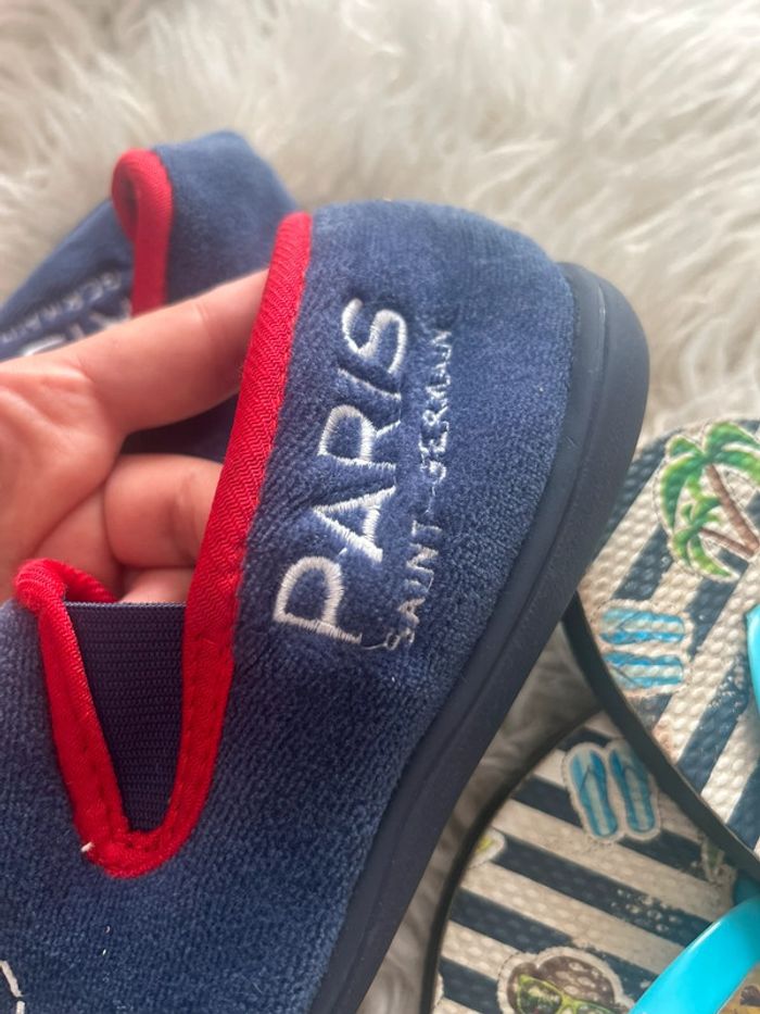 Lot 4 paires de chaussons/claquettes garçon taille 32/33 - photo numéro 2