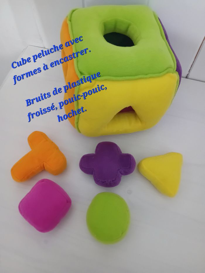 Cube  d'éveil en peluche