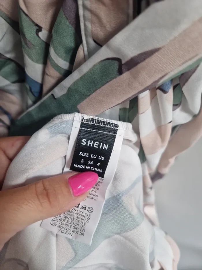 Robe SHEIN neuve - photo numéro 5