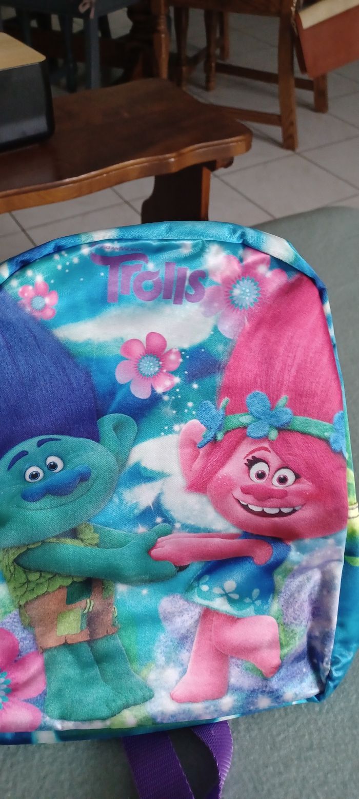 Très beau petit sac à dos - photo numéro 2