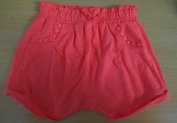 Short court fille 6-9 mois /Kiabi