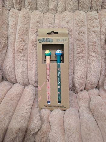 Lot de 2 stylos effaçables Bo-Bo pour couples - Je t'aime encore plus
