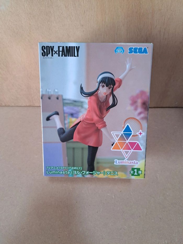 Yor forger figurine manga spy x family sega