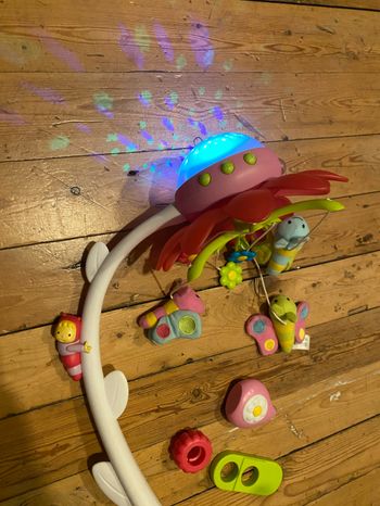 Mobile cotoons pour lit bébé et sa télécommande Smoby