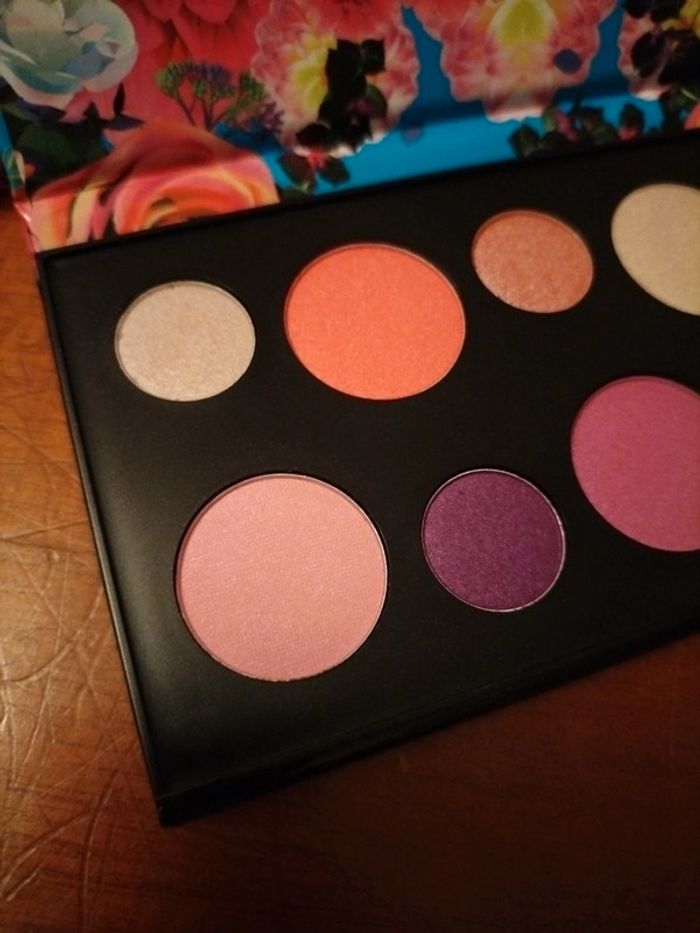 Palette multi fonction AVON - photo numéro 2