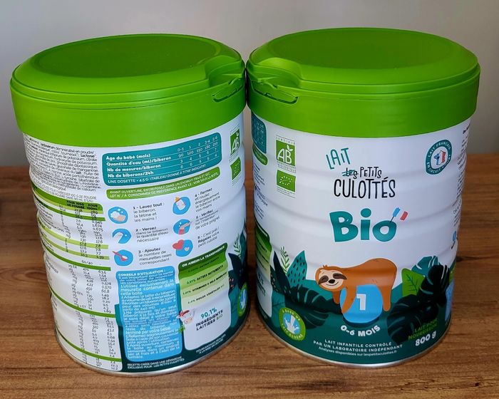 2 boîtes petits culottés neuves.
