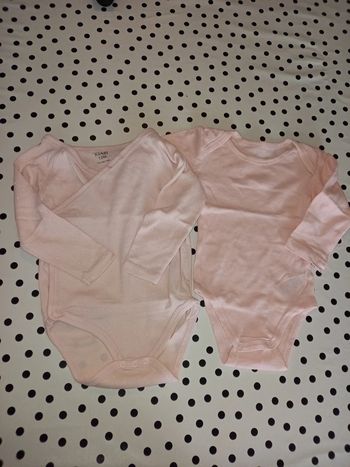 Lot de 2 bodys rose 12 mois