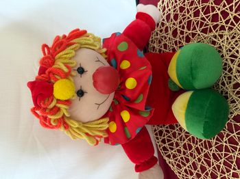 PELUCHE CLOWN 1990 > COMMONWEALTH TOY & NOV. CO.
