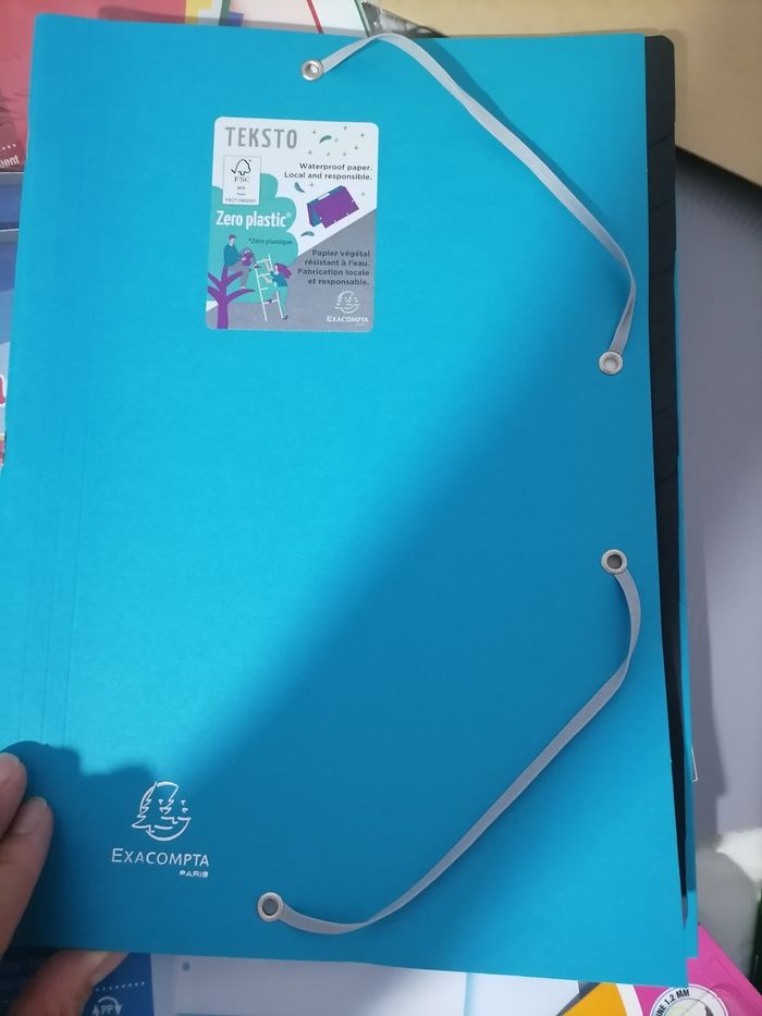 Lot de fournitures scolaires - photo numéro 8