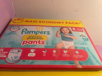 2 Carton de couche pampres pants (culotté ) neuf taille 5