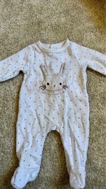 Pyjama velours blanc Gémo – 1 mois – motif lapin