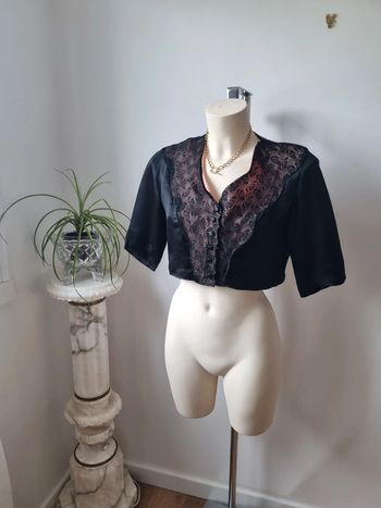 Haut en soie et dentelle noir vintage