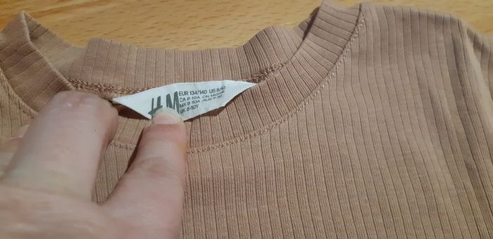 Tee-shirt H&M taille 8-10 ans - photo numéro 2
