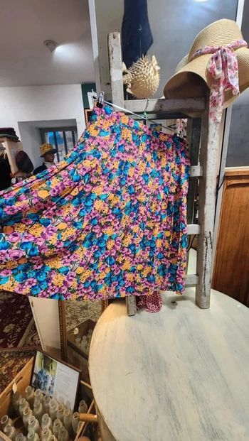 Jupe plissée vintage à fleurs fluide