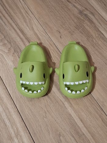 Chausson enfant Mixte pantoufle antidérapante chaussure de bain sandale requin vert
