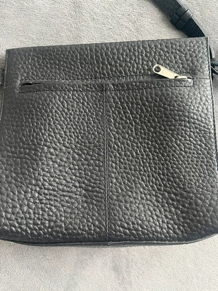 Sac à bandoulière noir cuir grainé – Compact chic & pratique - photo numéro 2