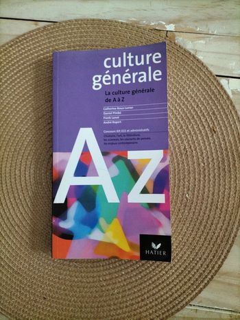 Livre « culture générale de A à Z » de chez Hatier.