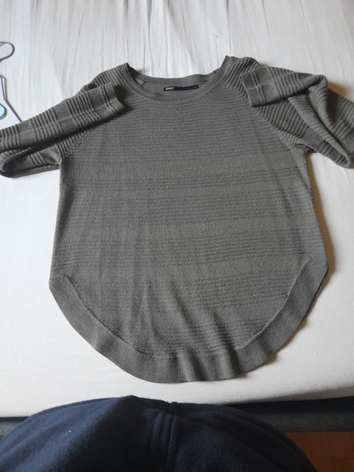 Pull fin 36