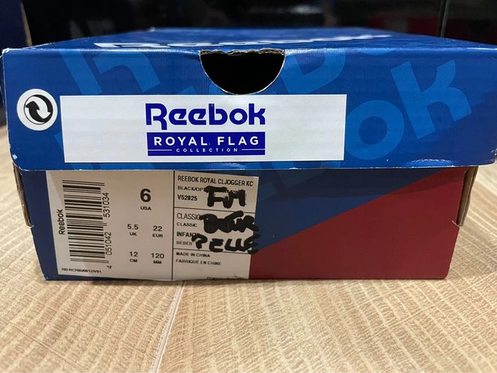 Baskets noires et roses Reebok t.22 - photo numéro 6