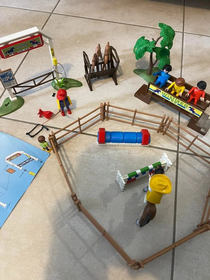 Playmobil 4185 cavalier et carrière