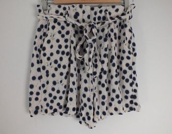 Short h&m Anna Glover