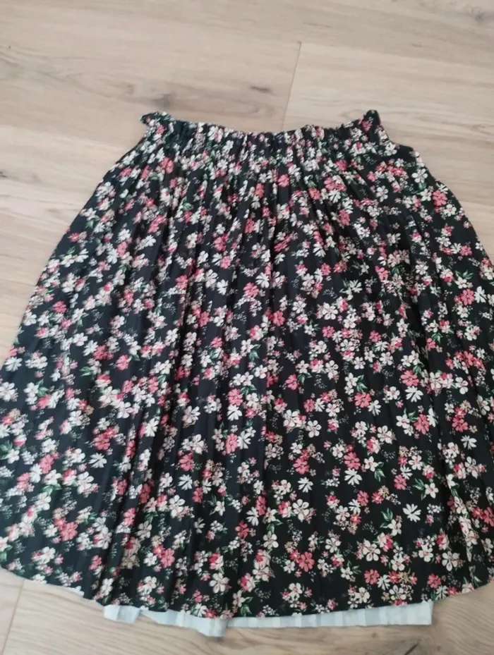 Jupe plissėe noire fleurie easy clothes S - photo numéro 2