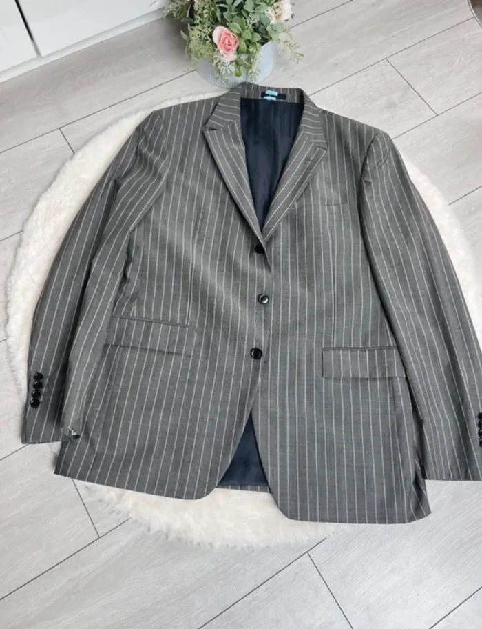 Ensemble de tailleur veste 56/pantalon 49 - photo numéro 2